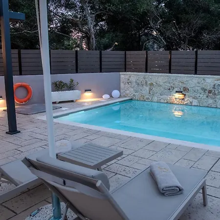 Soleya Private Pool House * Kanálion